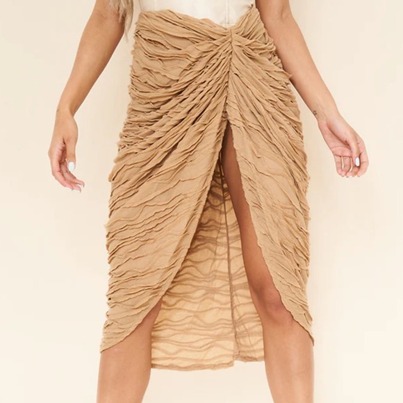 Stone Textured Ruched Midi Skirt - Picture 2 of 5